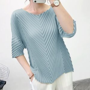 Bat sleeves show a slimming temperament, casual women's thin style pullover, clean color frog top, five quarter sleeve pleated simple round neck：圖片 5