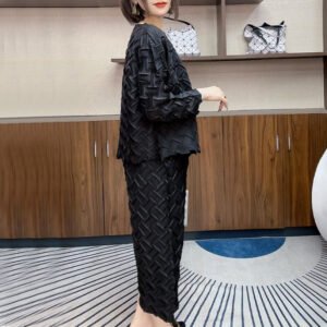Fall/Winter Versatile 2024 New Women's Round Neck Top, Casual Pants, Two Piece Set, Stylish and Western Style：圖片 10