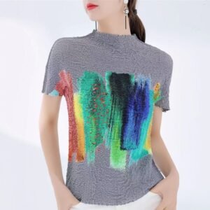 Miyake pleated top exudes a slimming temperament for women's high-end casual fashion round neck oil brush semi high neck printed short sleeved shirt：圖片 3