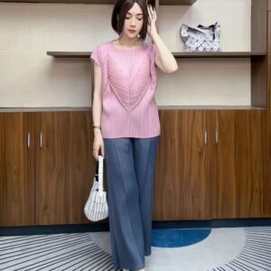 Miyake irregular T-shirt loose short sleeved 2024 pleated top looks slim and fragrant women's Western style short sleeved solid color：圖片 8