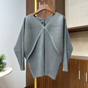 Autumn V-neck long sleeved T-shirt top for outerwear, popular style with small fragrance, pleated to cover the flesh, loose temperament, bata shirt looks slim：圖片 9