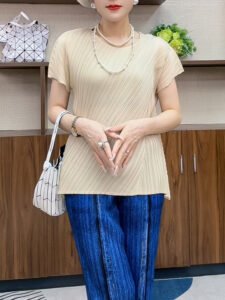 Women's wrinkled irregular summer T-shirt round neck short sleeved pleated T-shirt striped temperament top, covering flesh and slimming, versatile：圖片 3