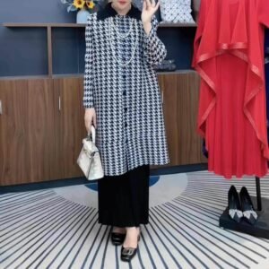 Jia Ning's new lapel small fragrant style autumn and winter long sleeved mid to long style women's temperament cardigan dress with square neck and a thousand bird grid：圖片 3