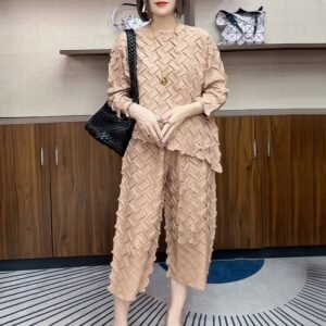 Fall/Winter Versatile 2024 New Women's Round Neck Top, Casual Pants, Two Piece Set, Stylish and Western Style