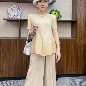 Minimally pleated little child's flesh concealing temperament round neck t-shirt short sleeved summer loose top versatile commuting solid color