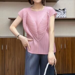 Miyake irregular T-shirt loose short sleeved 2024 pleated top looks slim and fragrant women's Western style short sleeved solid color：圖片 2