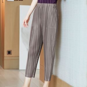 Thin pleated slim fit cropped pants casual pants women's harem pants new high-end temperament small leg pants loose high waist mom：圖片 4