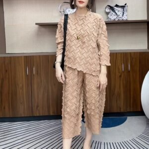 Fall/Winter Versatile 2024 New Women's Round Neck Top, Casual Pants, Two Piece Set, Stylish and Western Style：圖片 8
