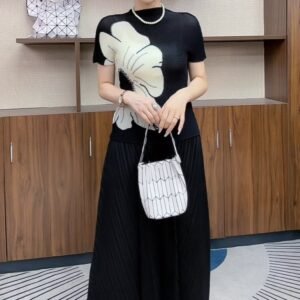 Striped pleated pants, women's new thin style, nine inch loose wide leg pants, summer high waisted versatile casual pants, stylish and slimming