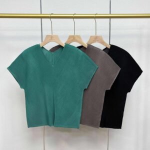 Top selling women's clothing in plus size, loose and simple, slimming and concealing short sleeved, V-neck, double angular mesh top：圖片 2