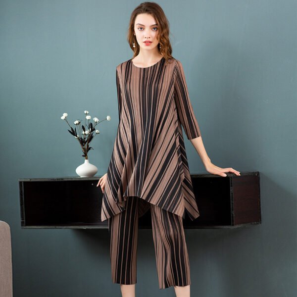 K80834- Color blocked vertical stripe set with three quarter sleeves, high-end fashion two-piece set