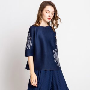 Jianing top T-shirt with high-end design, round neck and five quarter sleeves, elegant commuting style, and loose print on the headband：圖片 5