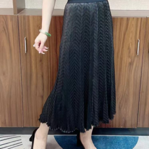 Wrinkled midi skirt is fashionable, slimming, versatile, women's black long style, simple, pleated skirt, elegant, high-end, A-line