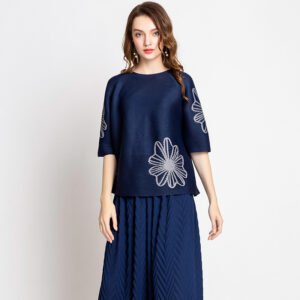 Jianing top T-shirt with high-end design, round neck and five quarter sleeves, elegant commuting style, and loose print on the headband：圖片 8