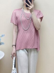Women's wrinkled irregular summer T-shirt round neck short sleeved pleated T-shirt striped temperament top, covering flesh and slimming, versatile：圖片 5