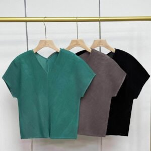 Top selling women's clothing in plus size, loose and simple, slimming and concealing short sleeved, V-neck, double angular mesh top：圖片 3