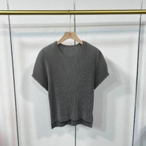 Bold top with Jia Ning pleats, summer outfit, solid color, T 桖 round neck, short sleeved, trendy pullover, pleated, casual, fashionable and versatile：圖片 10
