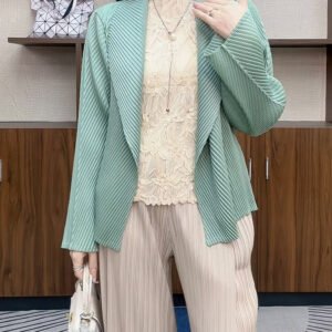 Autumn temperament fashionable casual small suit slim fit Korean version top coat light luxury versatile solid color light mature autumn and winter
