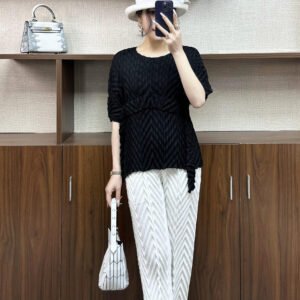 Jia Ning's new popular round neck simple plus size short sleeved fashionable women's pullover belt W-fold top：圖片 8