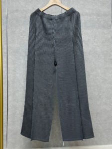 Casual pants, casual wide leg pants, straight leg pants, loose new style, autumn and winter new style, long pants, versatile, covering the belly and showing off weight：圖片 9