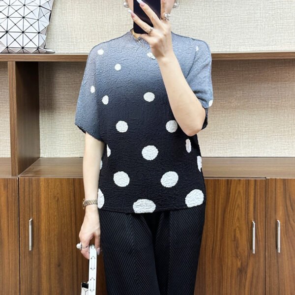 Explosive gradient color polka dot pleated print five quarter sleeve T-shirt for women's summer temperament, slimming casual top, fashionable