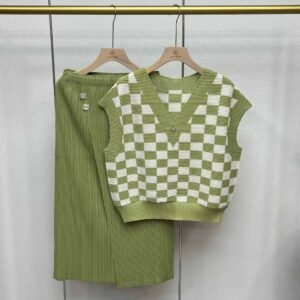 New Summer Versatile Fashion V-neck Age Reducing Casual Half Skirt Set, Vest Set, Skirt Art Retro Style：圖片 4