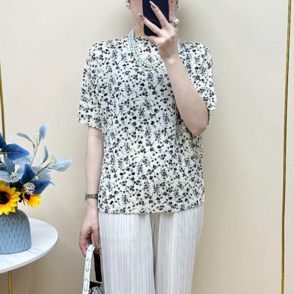 New summer floral style fashionable round neck slimming versatile and age reducing loose Western style short sleeved T-shirt top short sleeved T-shirt