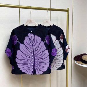 Jia Ning's new plus size slimming versatile fashion long sleeved women's clover 13 button cardigan top：圖片 5