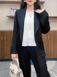 Autumn temperament fashionable casual small suit slim fit Korean version top coat light luxury versatile solid color light mature autumn and winter：圖片 2