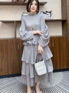 Dress patchwork high waisted cake skirt, high-end autumn new style, fashionable temperament, autumn and winter pleated dress, stylish：圖片 3