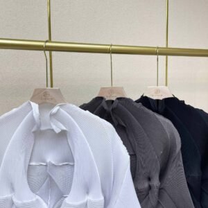 Retro elegant women's long sleeved plus size personalized loose one button water chestnut top：圖片 4