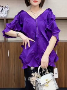 Miyake Top Women's 2024 Autumn New Shirt V-neck Solid Color Niche High end Folded Temperament Commuting T-shirt Women：圖片 3