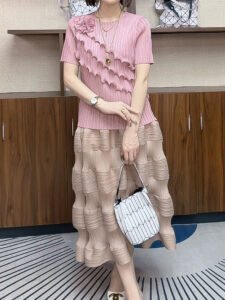 Miyake 2024 Summer Korean Edition Solid Color Ruffle Fold Round Neck Short Sleeve Loose T-shirt Top for Women：圖片 5