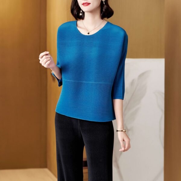 K221170 Jia Ning loose temperament short style high black stripe long sleeved top0