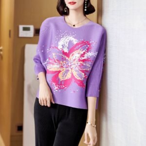 Jia Ning's new versatile sweet temperament short top with large floral rhinestones, round neck regular fashion, elegant and stylish commuting style：圖片 6