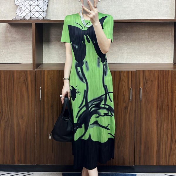 Jia Ning pleated summer new loose dress pleated skirt socialite style slimming temperament mid length skirt round neck short sleeved dress