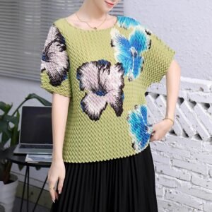 Summer new round neck loose women's pleated butterfly flower pleated top, fresh and sweet forest style pullover