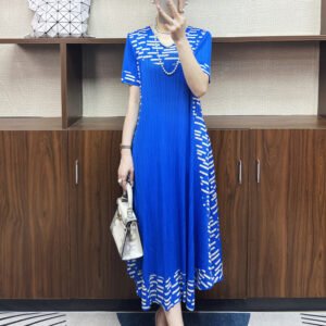 Jianing Summer New Fashionable Loose Dress Women's Dress Concealing Meat and Showing Thinning Exquisite Women's Style Long Dress