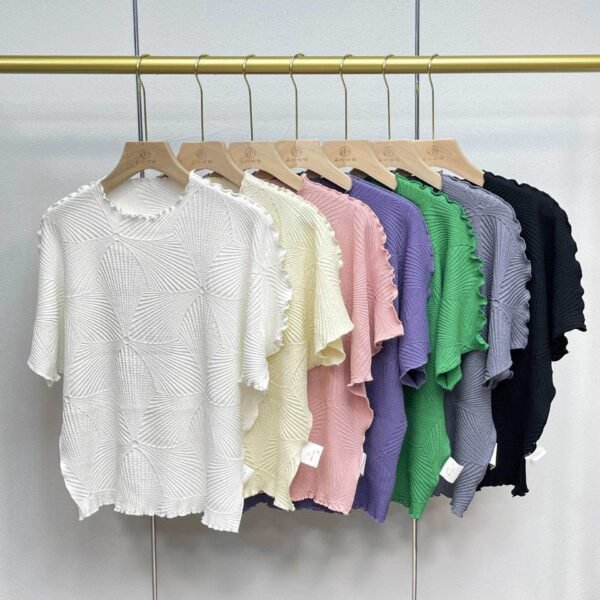 Jia Ning's new loose short sleeved summer round neck geometric pleated top, fresh and sweet casual short sleeved T-shirt, versatile