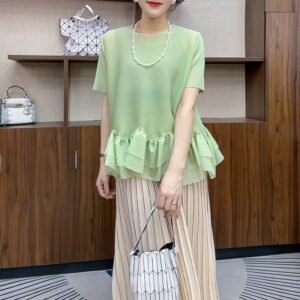 Jia Ning's new summer short sleeved shirt with a petite temperament, round neck, fresh and sweet, and irregular lace top that covers the belly