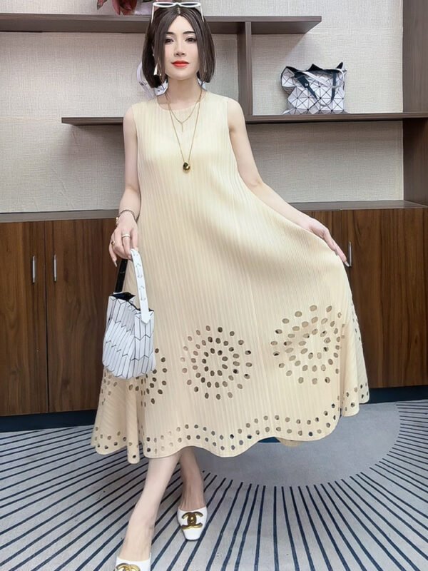 French dress pleated skirt burnt flower high-end three-dimensional sleeveless summer new long French loose vest dress
