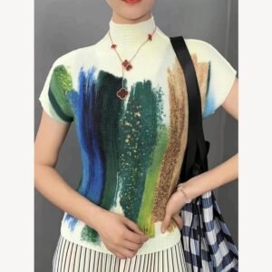 Jia Ning's new summer high neck short style with a youthful and slim fit, graffiti printed corn pleated top, women's knitted sweater