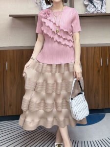 Miyake 2024 Summer Korean Edition Solid Color Ruffle Fold Round Neck Short Sleeve Loose T-shirt Top for Women：圖片 6