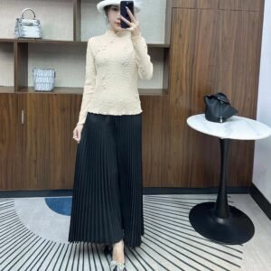 New retro and stylish plus size pleated slim fit women's clothing base casual long sleeved button embroidered top：圖片 8