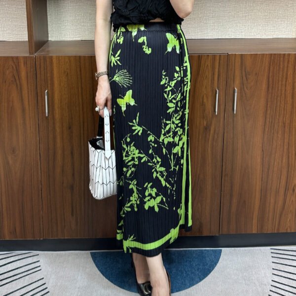 Summer slimming half skirt, women's half skirt with fashionable temperament, green retro versatile, Chinese style split skirt, medium to long style