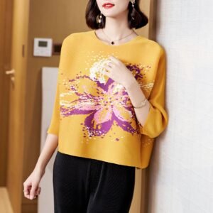 Jia Ning's new versatile sweet temperament short top with large floral rhinestones, round neck regular fashion, elegant and stylish commuting style