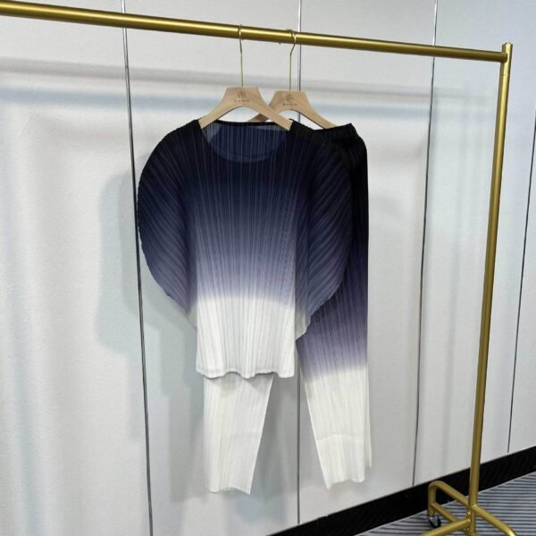 Jia Ning's new versatile and fashionable round neck women's suit gradient color set casual style women's elegant home clothing