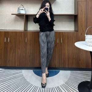 Jia Ning San Zhai's new pleated women's clothing plus size loose fitting pullover, stylish irregular diamond pleated top：圖片 3