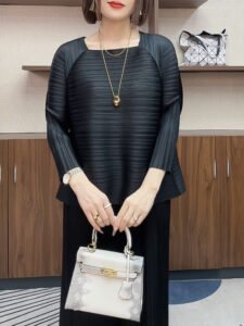 Miyake Qianying pleated solid color top with nine quarter sleeves, summer loose fit, belly covering t-shirt for women, fashionable and stylish, slimming and versatile：圖片 5