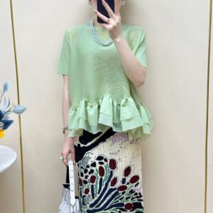 Jia Ning's new summer short sleeved shirt with a petite temperament, round neck, fresh and sweet, and irregular lace top that covers the belly：圖片 9